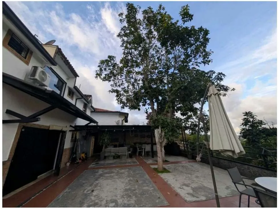 Venta de Casa En Oripoto, Loma Alta, 900M2 - 2