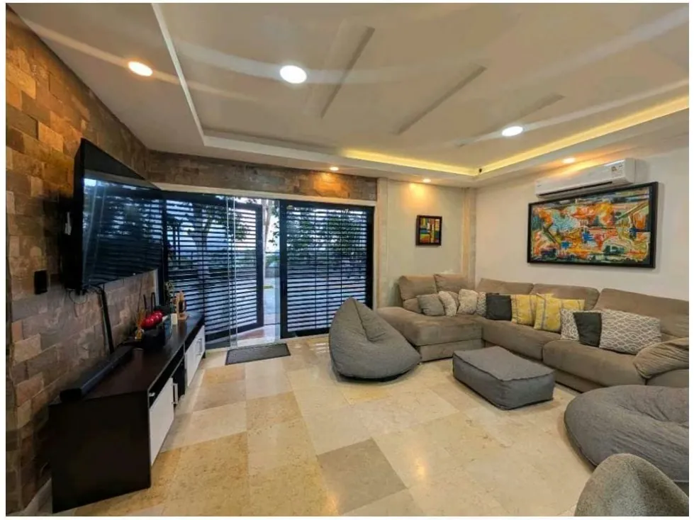 Venta de Casa En Oripoto, Loma Alta, 900M2 - 25
