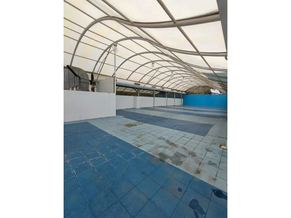 Se alquila local 360m2 Torre de la Castellana 6200 - 12
