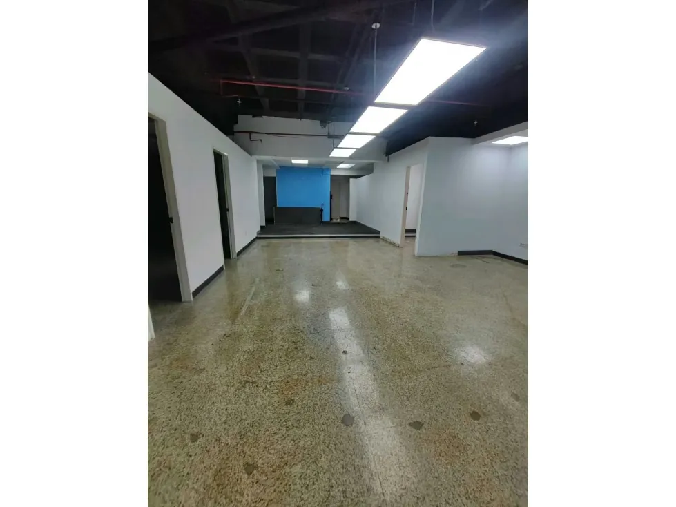 Se alquila local 360m2 Torre de la Castellana 6200 - 20