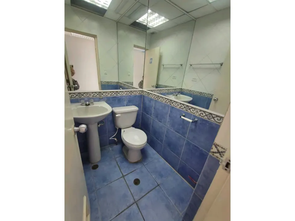 Se alquila local 360m2 Torre de la Castellana 6200 - 5