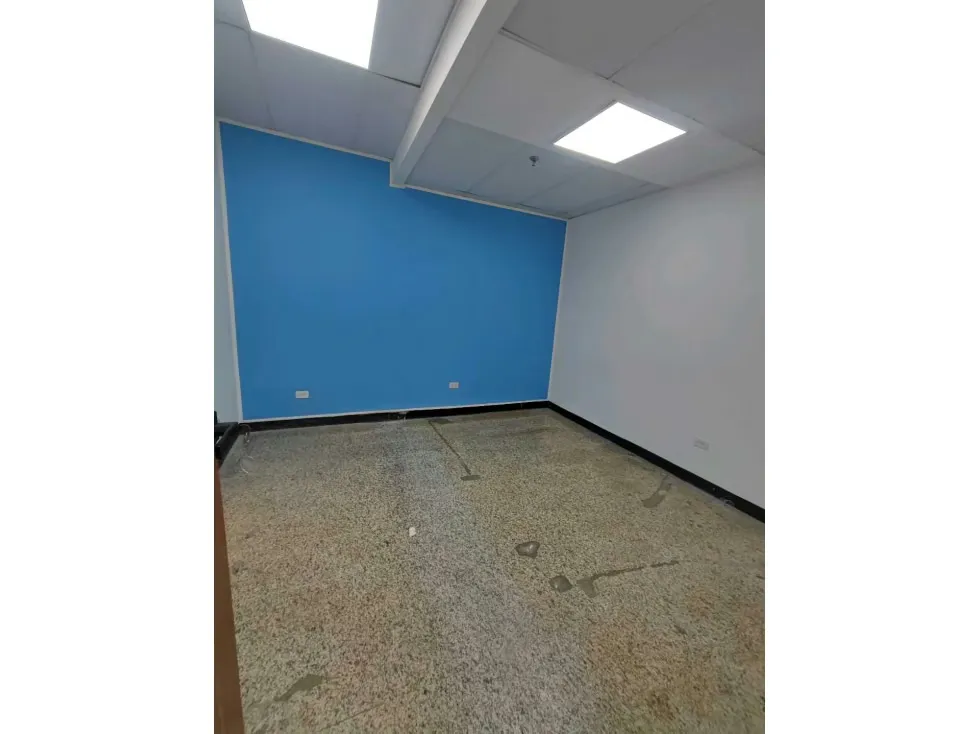 Se alquila local 360m2 Torre de la Castellana 6200 - 7