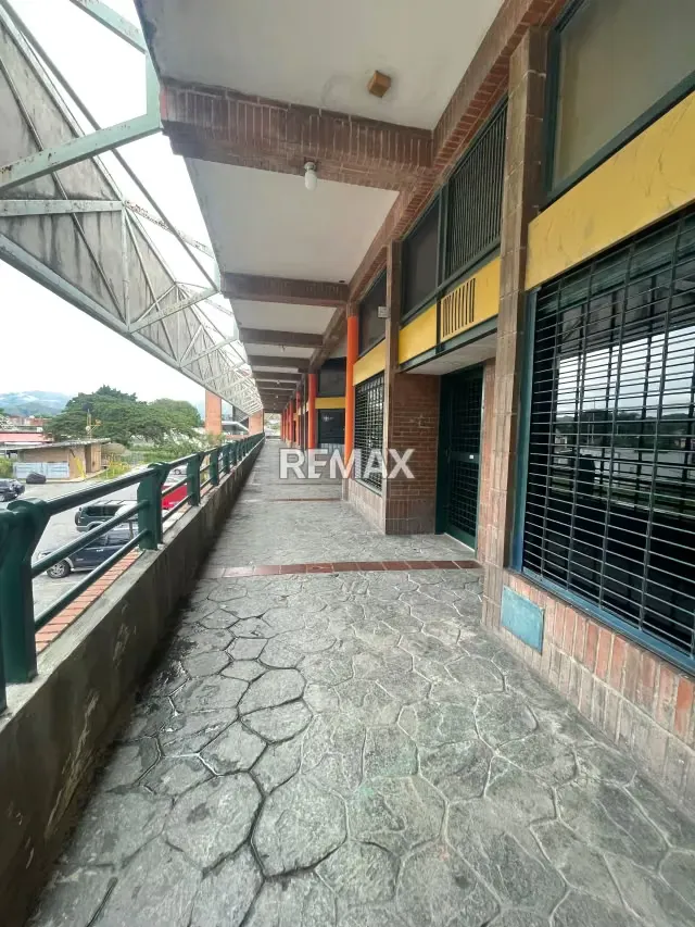 Local Comercial En alquiler En El CC Trinidad Plaza de Cagua - 9