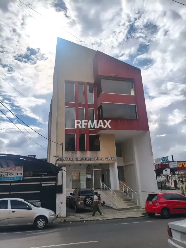 EN VENTA Oficina comercial ubicada en pleno corazón de Barrio Obrero