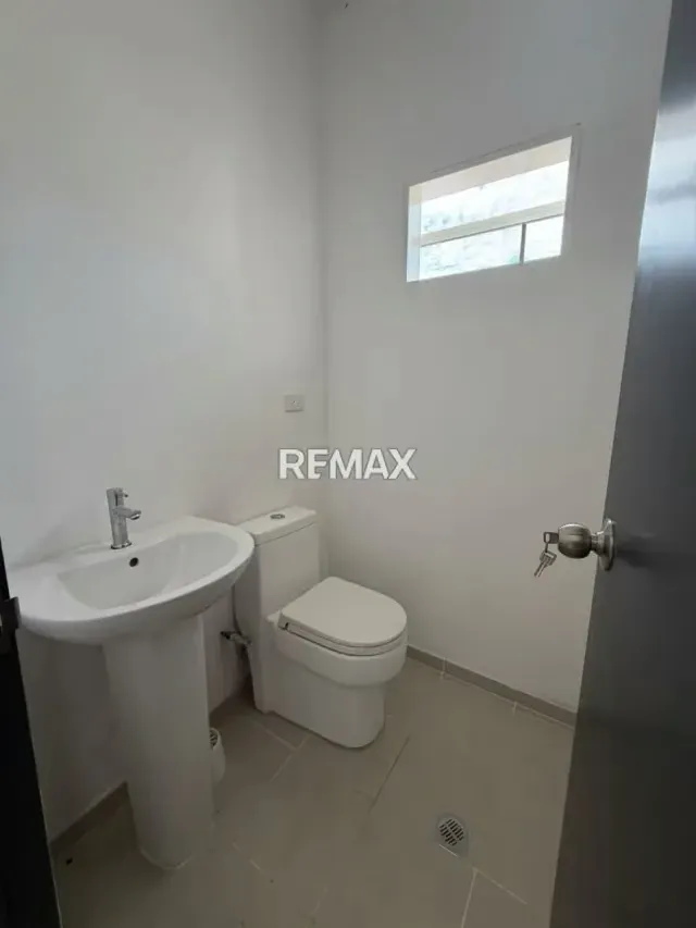 EN VENTA Oficina comercial ubicada en pleno corazón de Barrio Obrero - 13