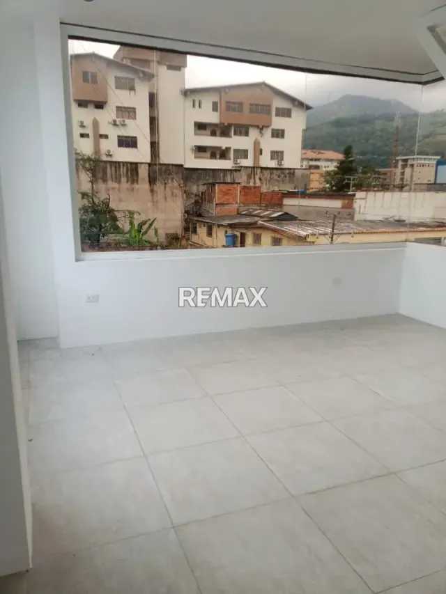 EN VENTA Oficina comercial ubicada en pleno corazón de Barrio Obrero - 2