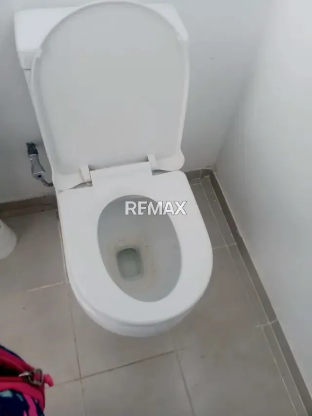 EN VENTA Oficina comercial ubicada en pleno corazón de Barrio Obrero - 9