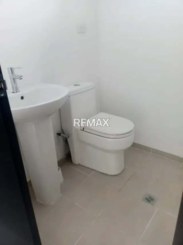 EN VENTA Oficina comercial ubicada en pleno corazón de Barrio Obrero - 10