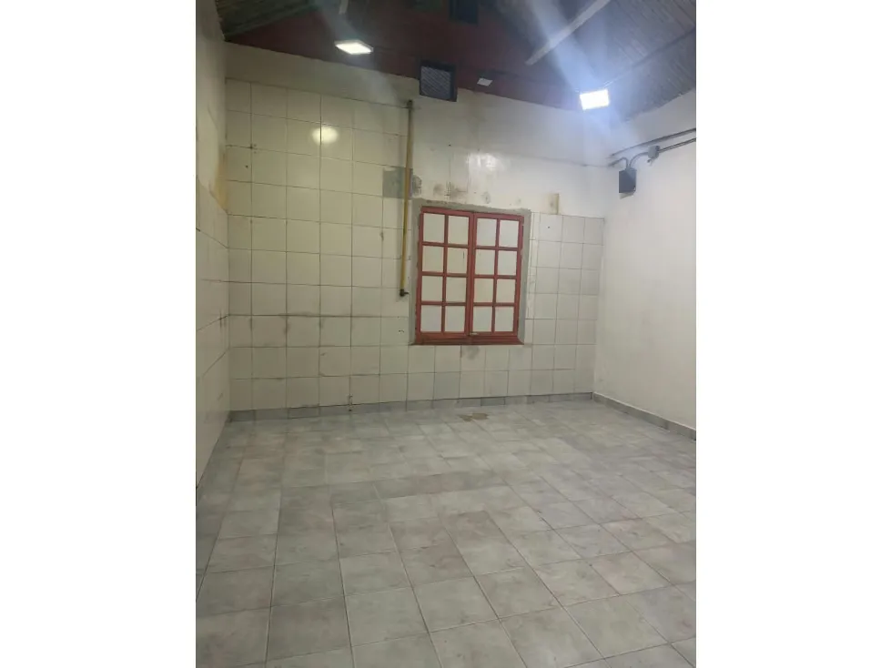 Alquilo local a pie de calle 120m2 Chacao 1679 - 6