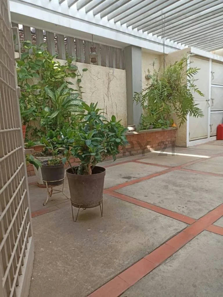 CASA-QUINTA URB. EL ROSAL SUR - 11