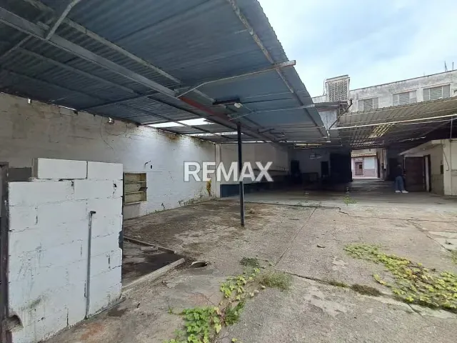 545 m2 Alquiler de Galpon Abierto para Taller o Empresas en San Blas - 11
