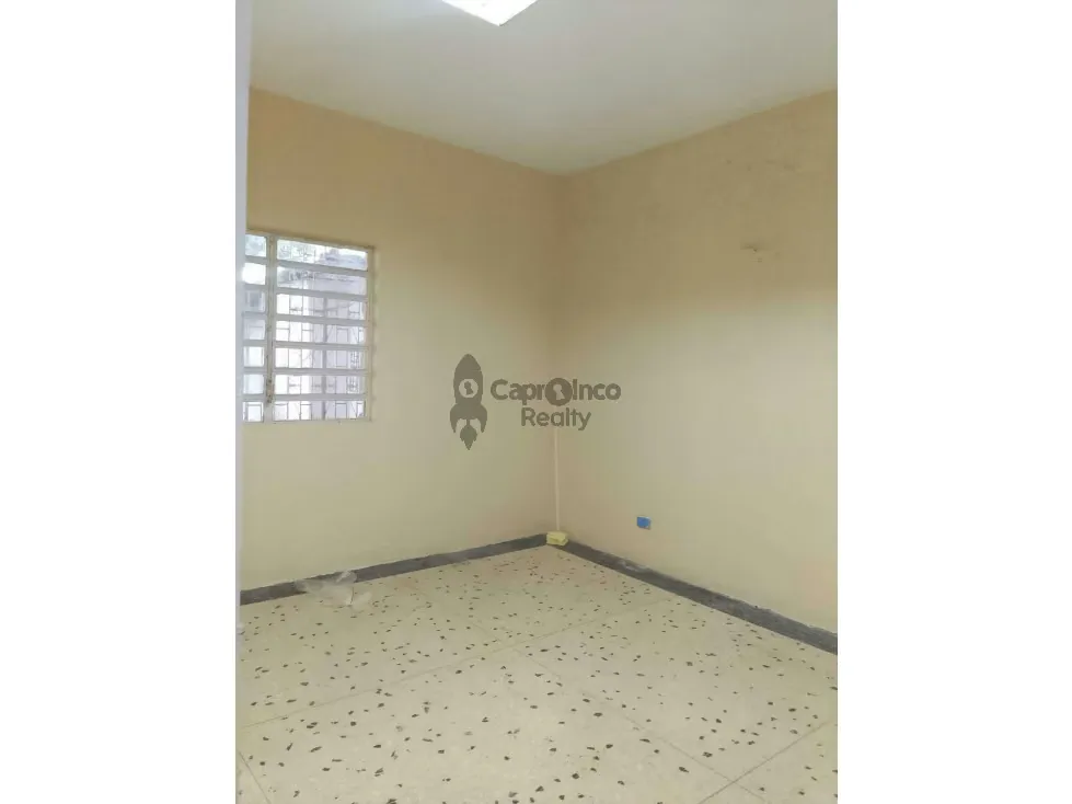 Se vende excelente terreno comercial con casa cerca d éxito Av Bolivar - 4