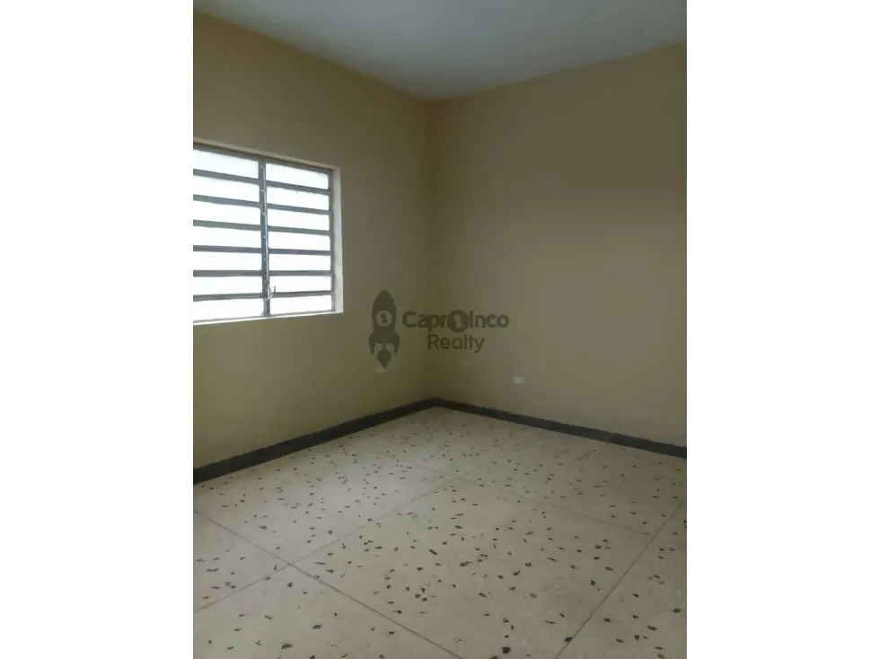 Se vende excelente terreno comercial con casa cerca d éxito Av Bolivar - 8