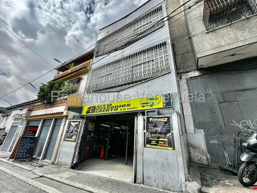 Edificio en Venta en Catia, Distrito Metropolitano