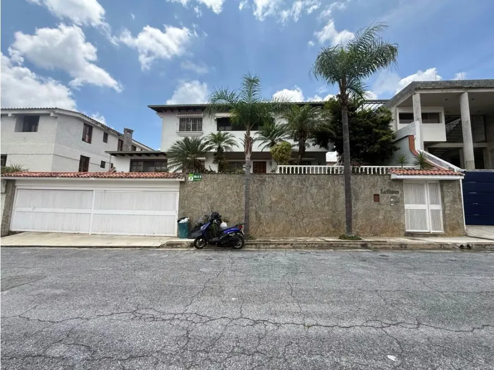 Se alquila casa 500m2 Los Samanes 6076