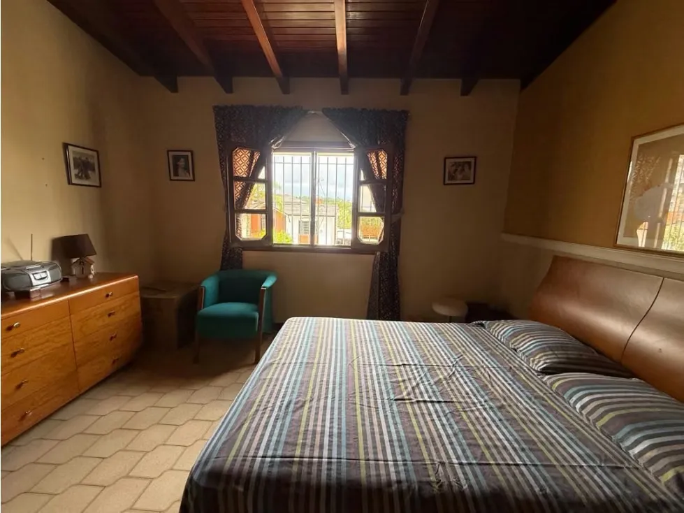 Se alquila casa 500m2 Los Samanes 6076 - 24