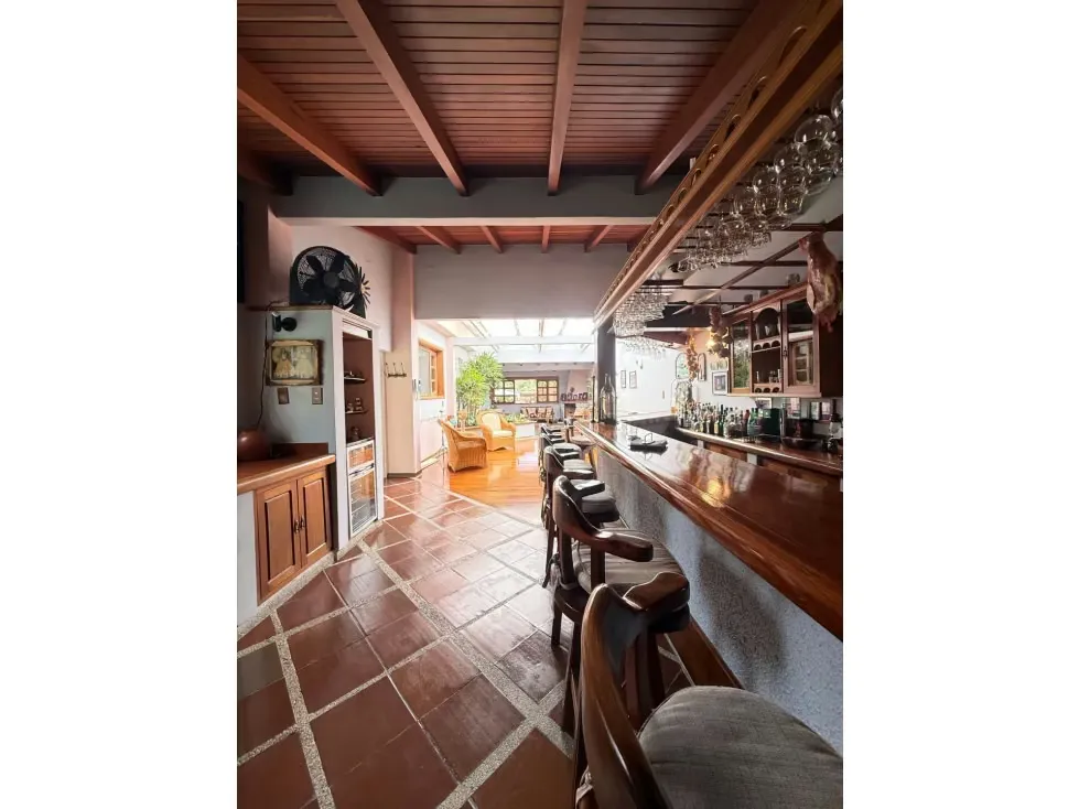 Se alquila casa 500m2 Los Samanes 6076 - 9