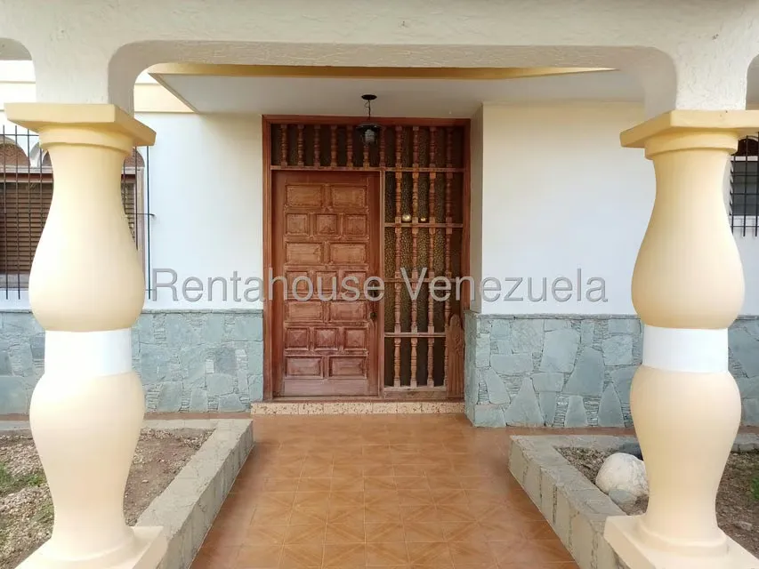 Casa (Multipes Niveles) en Venta en Colinas de La California, Distrito Metropolitano - 2