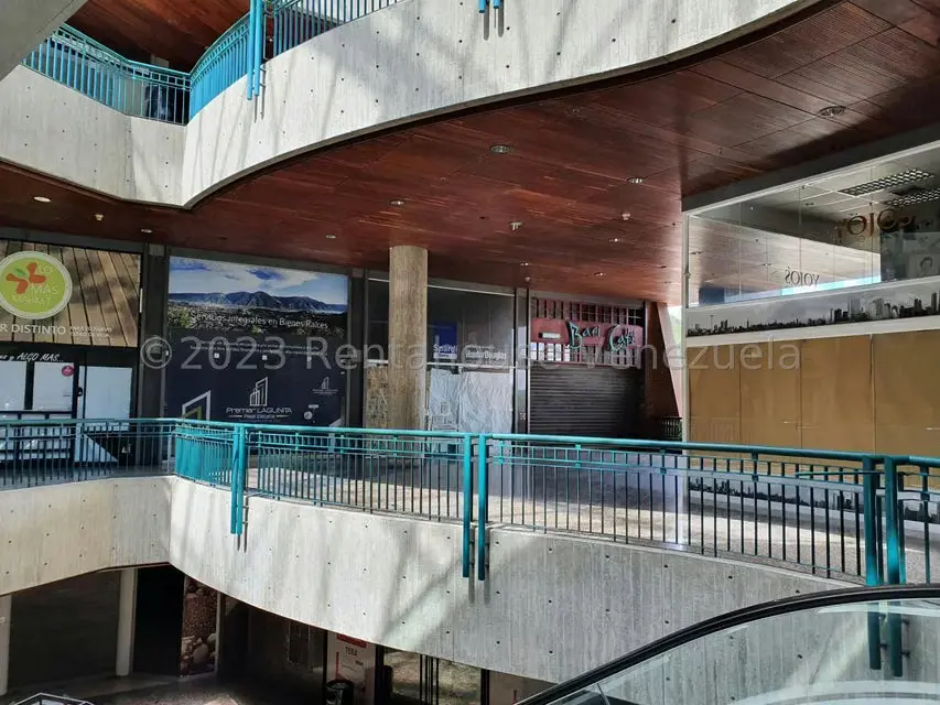 Local Comercial en Venta en Lomas de La Lagunita, Distrito Metropolitano - 2