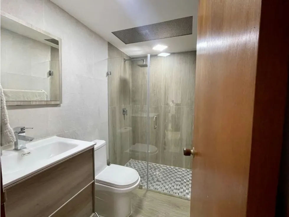 Apartamento en alquiler en Campo Alegre, moderno y amoblado. - 12