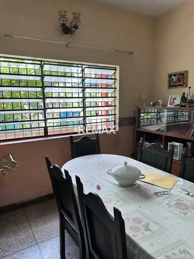 VENDO CASA GRANDE AV ALIANZA