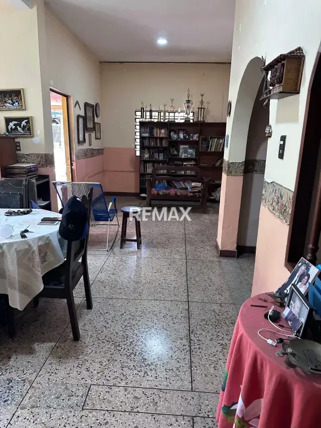 VENDO CASA GRANDE AV ALIANZA - 3