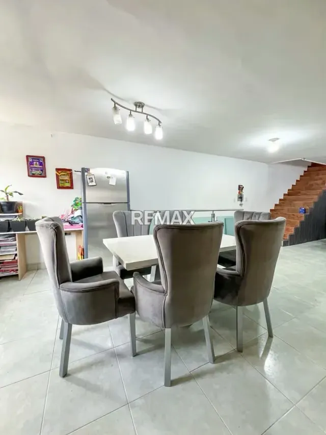 Se vende Casa doble propósito Ubicada en el casco central de Cordero Avenida Bolivar - 3