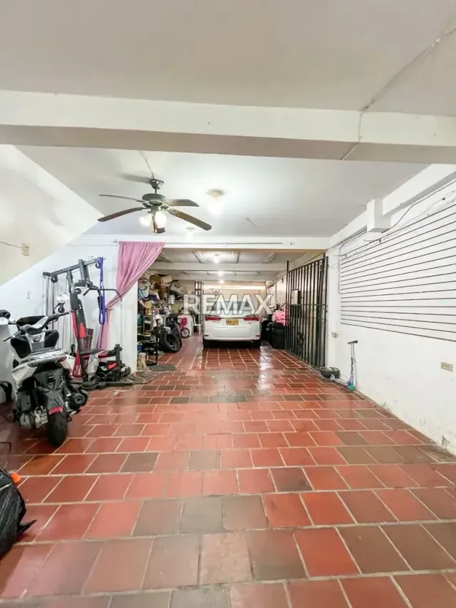 Se vende Casa doble propósito Ubicada en el casco central de Cordero Avenida Bolivar - 5