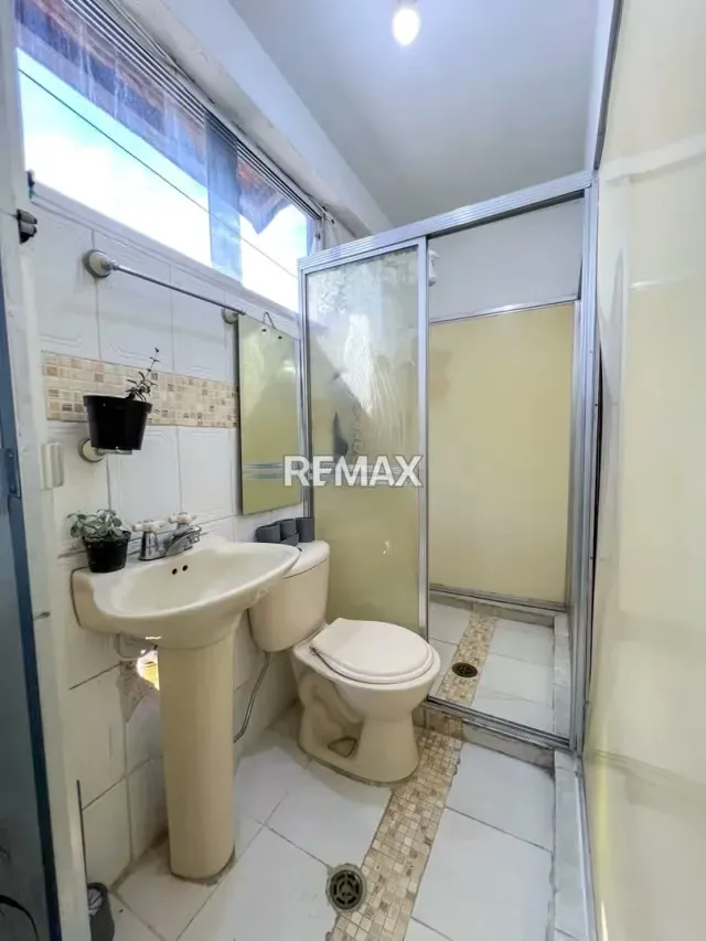 Se vende Casa doble propósito Ubicada en el casco central de Cordero Avenida Bolivar - 6