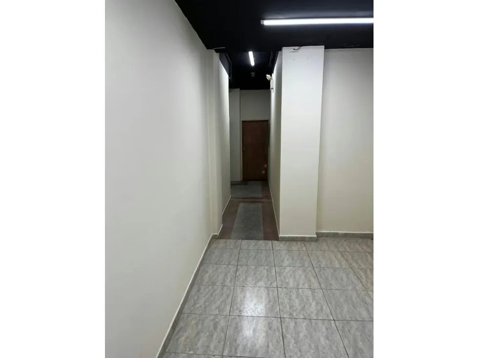 Local Comercial a Pie de Calle Alquiler Av. Victoria, Caracas - 6