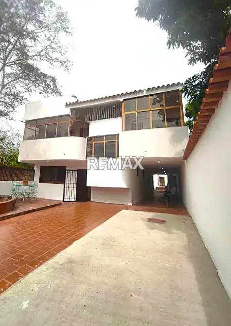 Inmueble de Alto Potencial para uso multifamiliar o corporativo en La Asunción