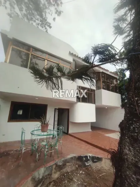 Inmueble de Alto Potencial para uso multifamiliar o corporativo en La Asunción - 4
