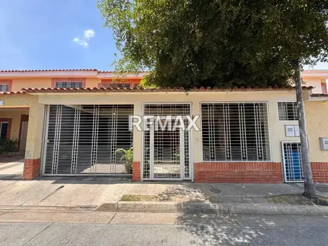 Casa Tipo Town House en Venta Urbanización Parque Res. Los Girasoles, La Morita .