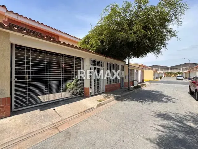 Casa Tipo Town House en Venta Urbanización Parque Res. Los Girasoles, La Morita . - 2