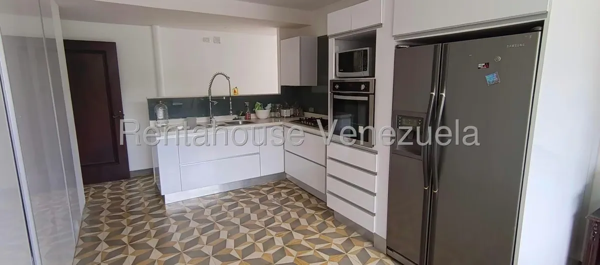 Apartamento (1 Nivel) en Alquiler en Cumbres de Curumo, Distrito Metropolitano - 13