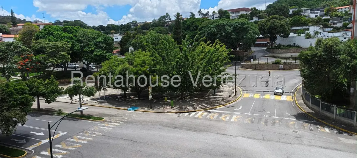 Apartamento (1 Nivel) en Alquiler en Cumbres de Curumo, Distrito Metropolitano - 25