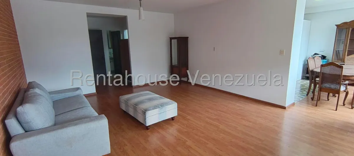 Apartamento (1 Nivel) en Alquiler en Cumbres de Curumo, Distrito Metropolitano - 8