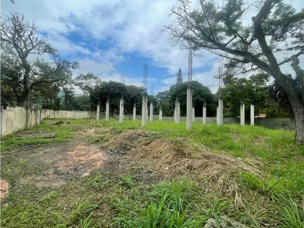 Se vende terreno 2121m2. Valle Arriba - 2