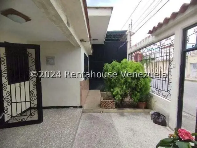 Casa (1 Nivel) en Venta en Parroquia Concepcion, Lara - 2