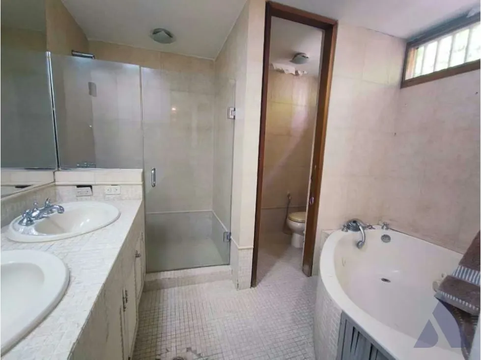 Vendo casa 1356m2 Prados del Este 5510 - 28