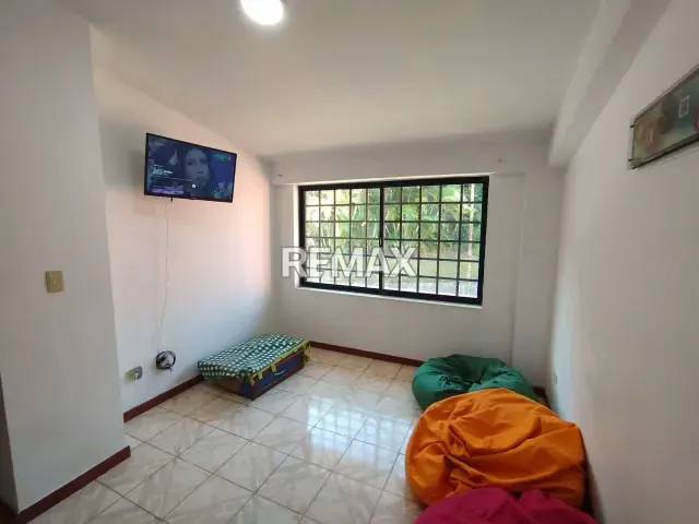 AMPLIA Y HERMOSA CASA EN VENTA EN LOMAS DE MONTE CLARO - 12