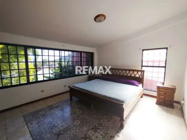 AMPLIA Y HERMOSA CASA EN VENTA EN LOMAS DE MONTE CLARO - 14