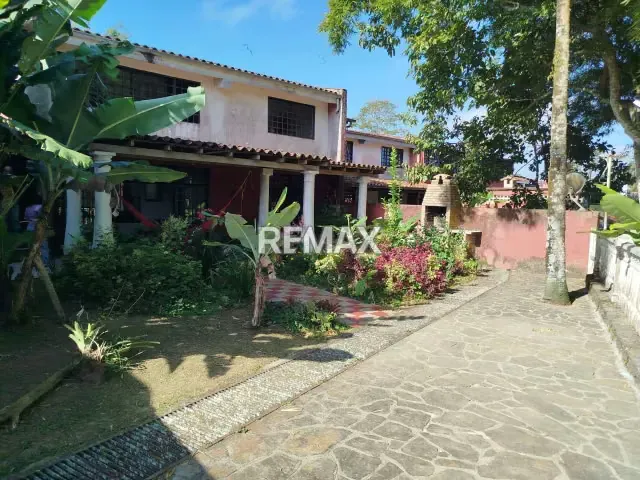 AMPLIA Y HERMOSA CASA EN VENTA EN LOMAS DE MONTE CLARO - 20