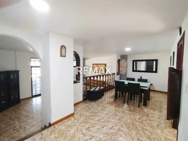 AMPLIA Y HERMOSA CASA EN VENTA EN LOMAS DE MONTE CLARO - 3