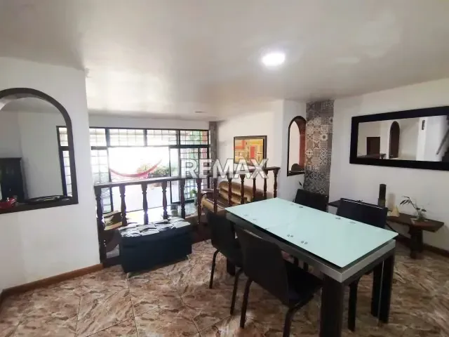 AMPLIA Y HERMOSA CASA EN VENTA EN LOMAS DE MONTE CLARO - 4