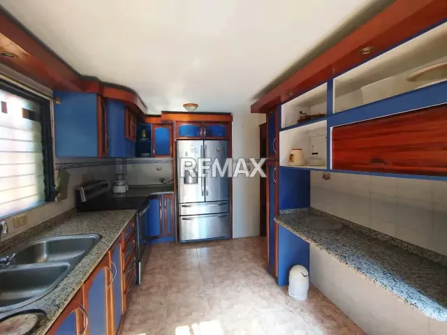 AMPLIA Y HERMOSA CASA EN VENTA EN LOMAS DE MONTE CLARO - 10