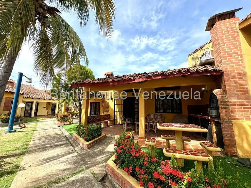 Casa (Casas de Playa) en Venta en Flamingo, Falcon