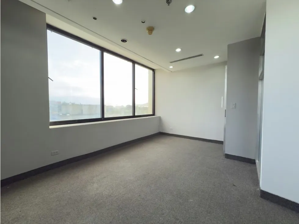 Alquilo oficina 360m2 Torre Humboldt Prados del Este 9224 - 9