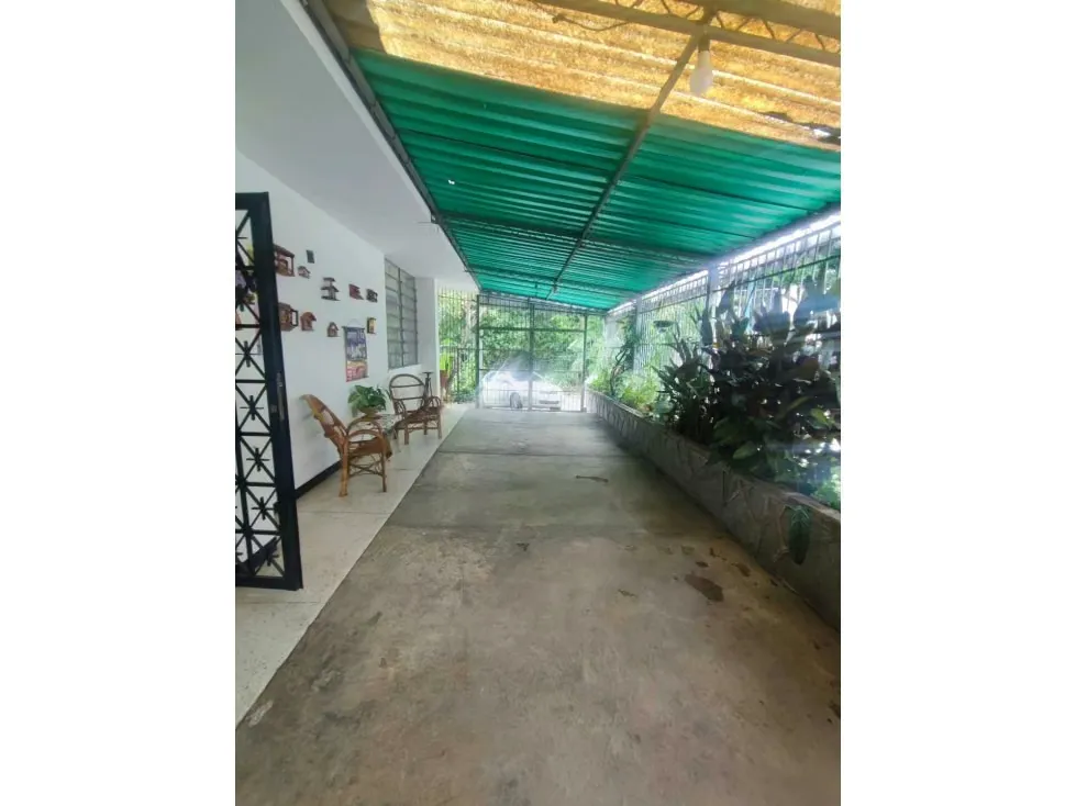 Se vende casa en calle cerrada 320m2 El Marqués 1089 - 14