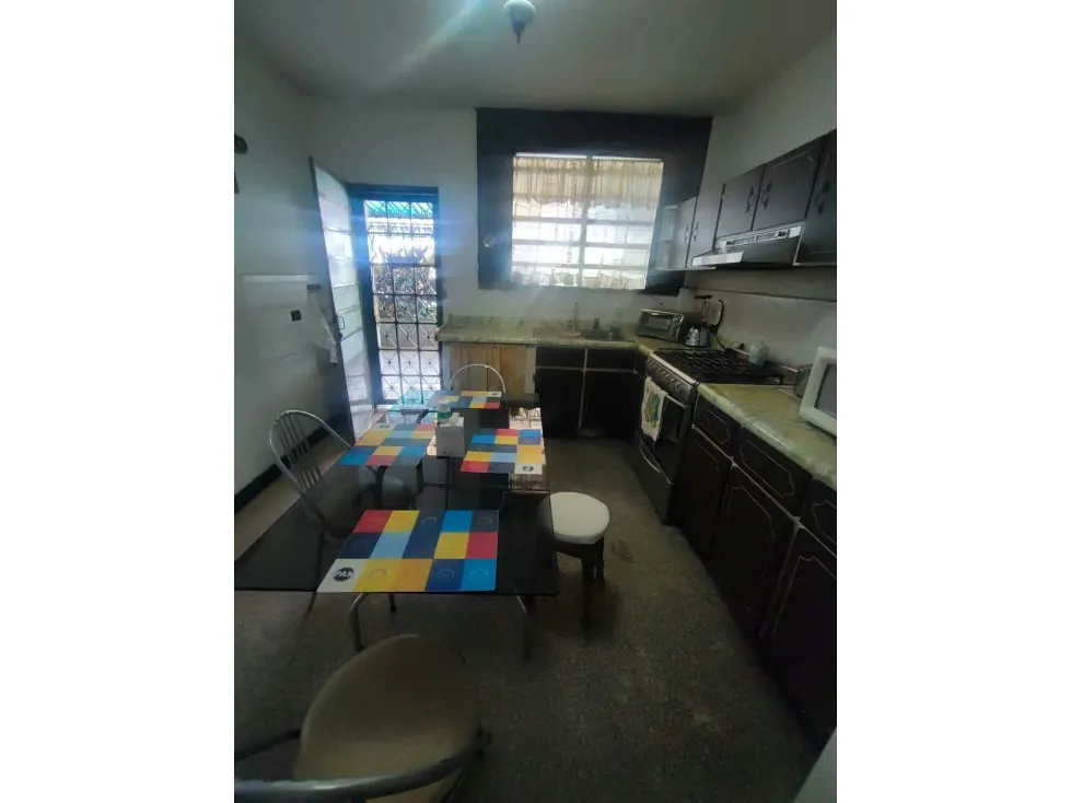 Se vende casa en calle cerrada 320m2 El Marqués 1089 - 17